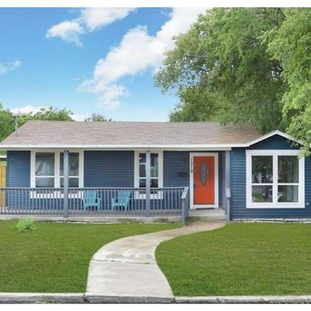 Stylish 4 Br2Ba Renovated Home Near Downtown San Antonio Exterior photo