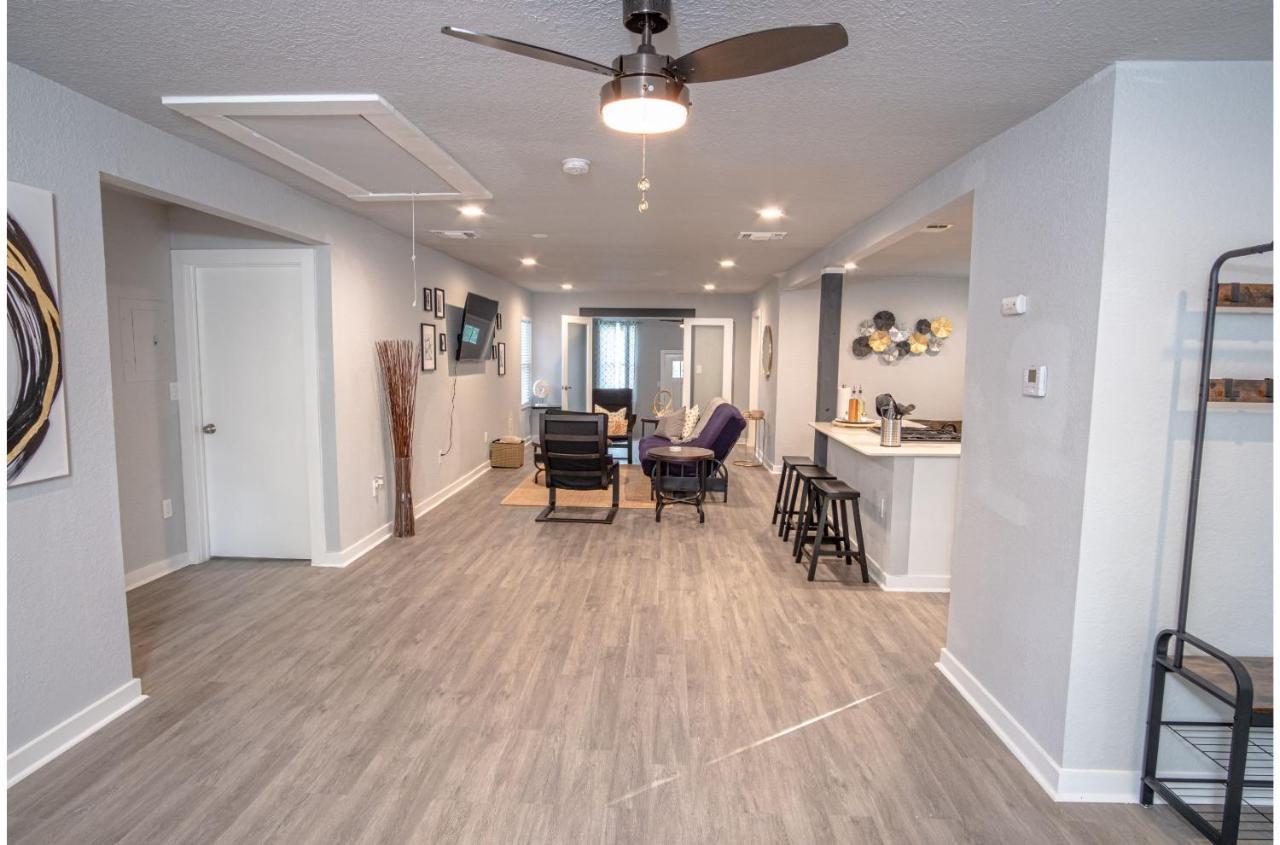 Stylish 4 Br2Ba Renovated Home Near Downtown San Antonio Exterior photo
