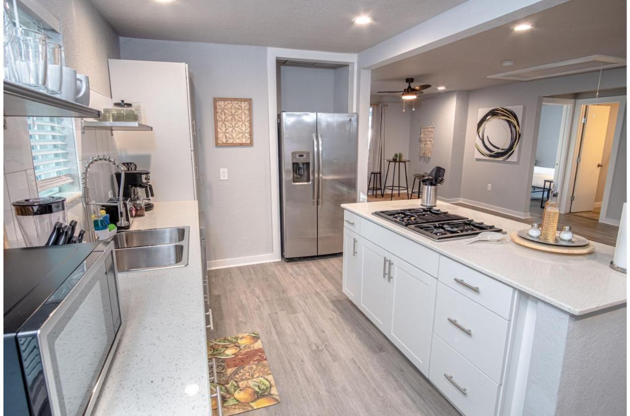 Stylish 4 Br2Ba Renovated Home Near Downtown San Antonio Exterior photo