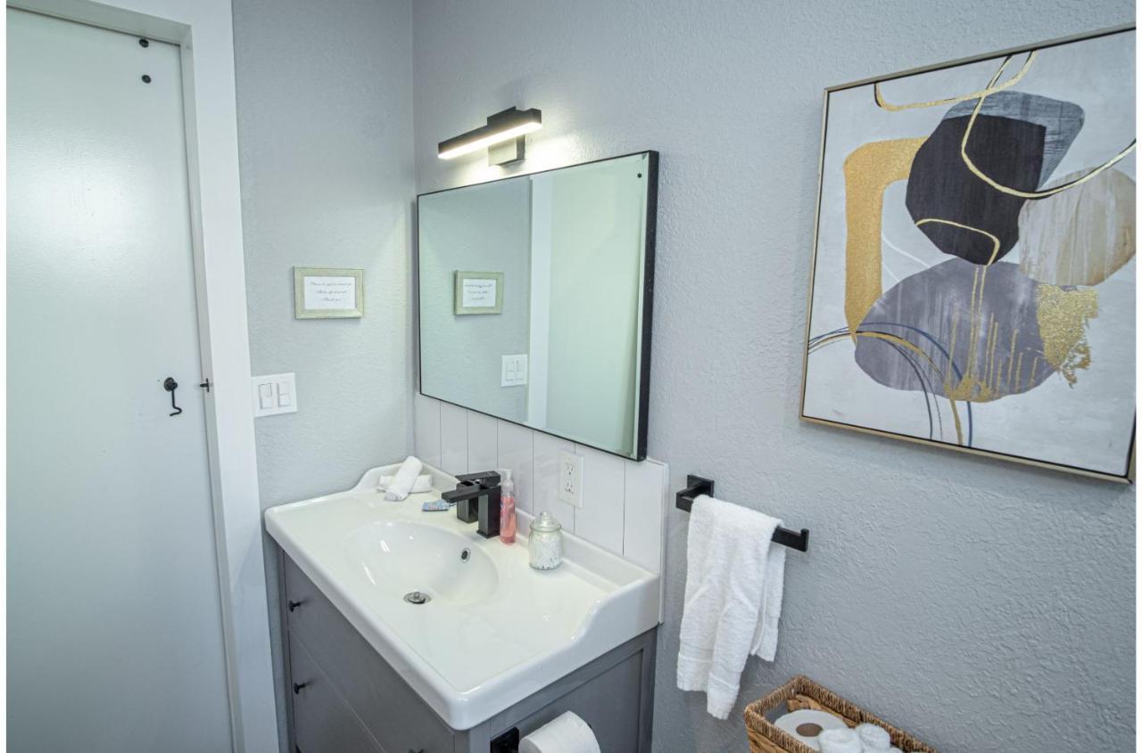 Stylish 4 Br2Ba Renovated Home Near Downtown San Antonio Exterior photo