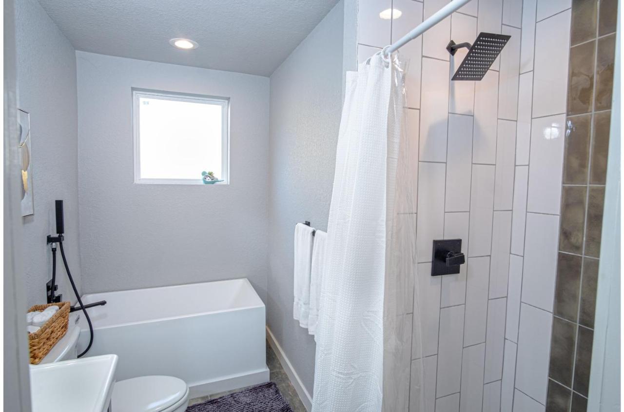 Stylish 4 Br2Ba Renovated Home Near Downtown San Antonio Exterior photo